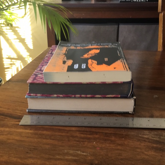 3 Scary Ghost Books Edgar Allan Poe Alfred Hitchcock Shirley Jackson Halloween - Picture 6 of 16